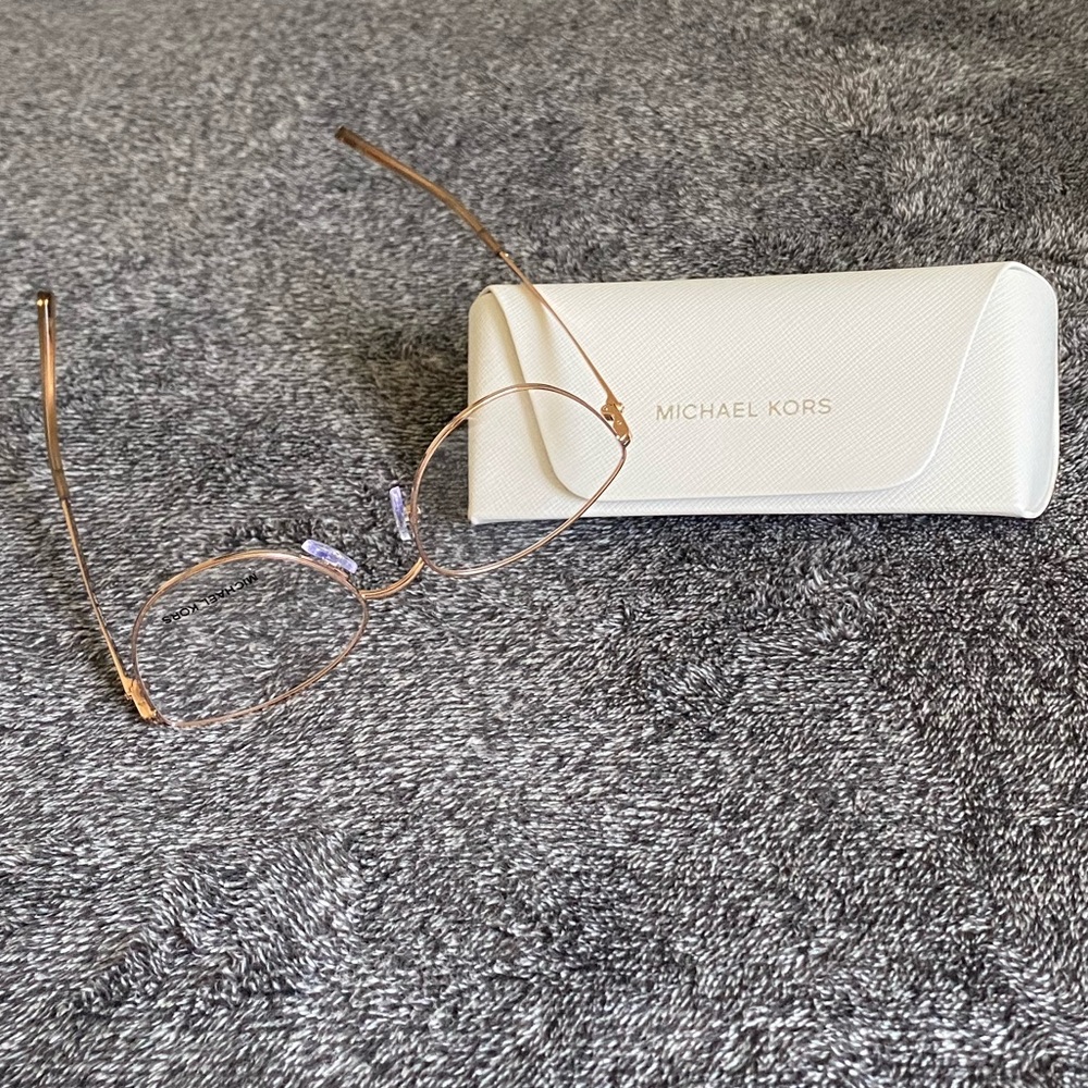 Michael Kors eyeglass frames - Picture 5 of 9